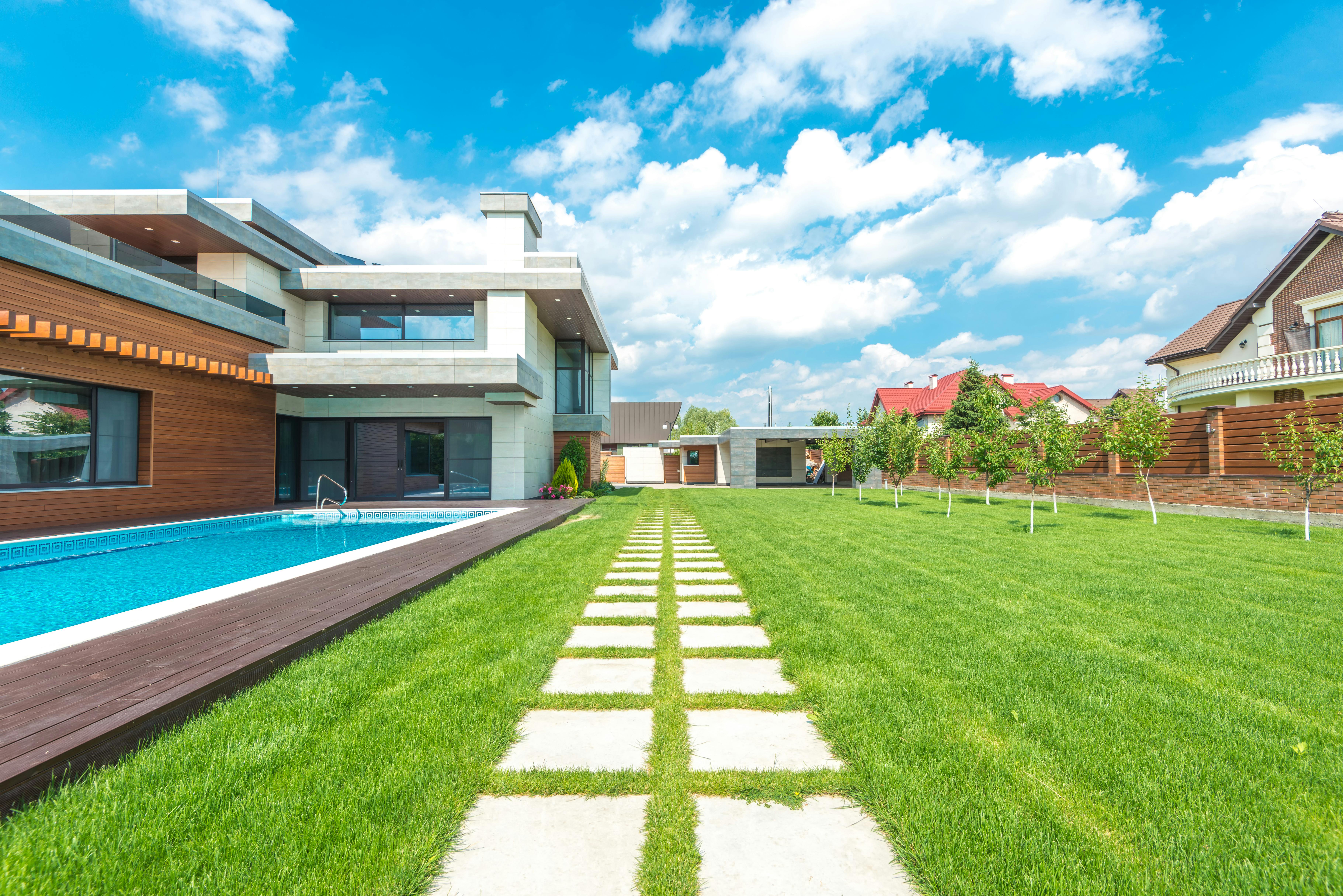 Luxurious custom residential pool